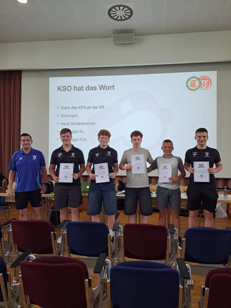 KSO und die KL Aufsteiger (v.l.n.r): Niclas Fabig, Niklas Klippstein, Luka Fischer, Arjen Poller und Pepe Fischer